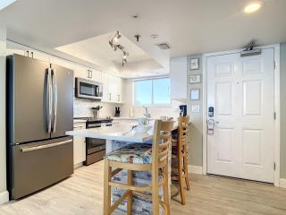 Oceanfront Balcony, Pool, BBQ, Steps to Flagler Ave - New Smyrna Beach - 9