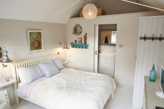 The Sailor's House at Blue Door Barns - - 3