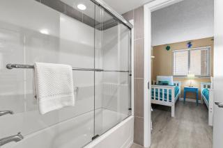 Oceanfront Condo - Pool, BBQ & Steps to Beach & Flagler Ave - New Smyrna Beach - 3