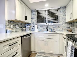 Impressive Oceanfront Condo - Pool, BBQ & Just Steps to Flagler Ave - New Smyrna Beach - 9