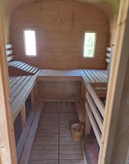 Hidden Hearts Apartment & Hottub - Roscrea - 5