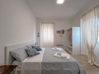 La Marina - Rooms In Stintino by Host Hero - 3