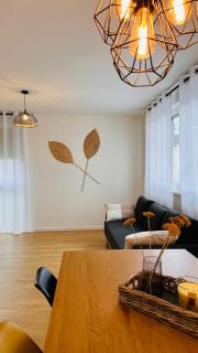 AMAO-Sepia I 86qm I King-Size Beds I Netflix I Privat Balcony I Free Parking I Near EuropaPark - Rheinhausen - 2