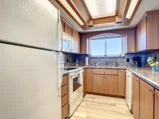 Oceanfront Condo - Beach, Pool & BBQ, Steps from Flagler Ave - New Smyrna Beach - 0