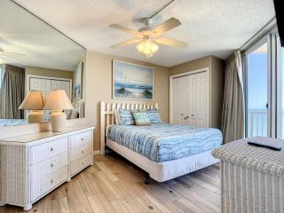 Oceanfront Condo - Beach, Pool & BBQ, Steps from Flagler Ave - New Smyrna Beach - 1
