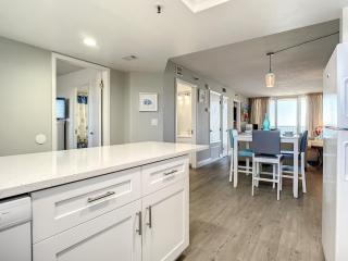 Top Floor Oceanfront - Pool, Beach & Steps to Flagler Ave - New Smyrna Beach - 6