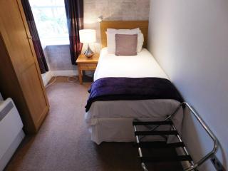 1st-floor 2-BR 2-Shower Room Patio & Parking - 4