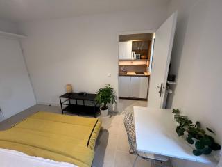 Studio indépendant avec terrasse - 2