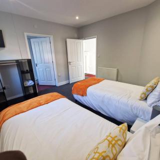 1st floor riverview 1 BR flat with parking - 9