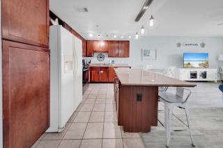 Laketown Wharf 1120 by Emerald Coast Retreats - Panama City Beach - 1