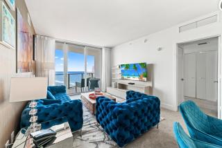 Miami Waves Retreat in Luxury Resort - STEPS TO THE OCEAN, HOT TUB AND ROOFTOP POOL - 5