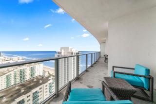 Miami Waves Retreat in Luxury Resort - STEPS TO THE OCEAN, HOT TUB AND ROOFTOP POOL - Hollywood - 6