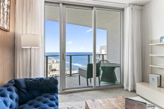 Miami Waves Retreat in Luxury Resort - STEPS TO THE OCEAN, HOT TUB AND ROOFTOP POOL - Hollywood - 2