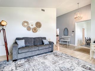 Private Pool & Hot Tub Home, 6 miles from the Beach - Port Orange - 1
