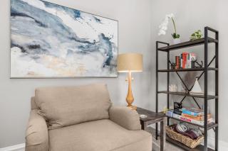 Walk to Forest Park Euclid Fire Pit Porch Swing - Tower Grove - 1