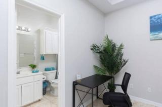 Urban Elegance Private Gated 1BR - Edinburg - 8