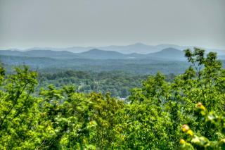 Logging Memories Cabin w Beautiful Mountain View - 9
