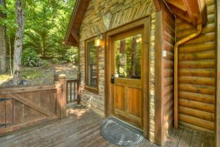 Logging Memories Cabin w Beautiful Mountain View - 6