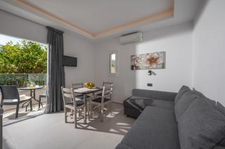 Honey Holiday Hotel - Bali - 9