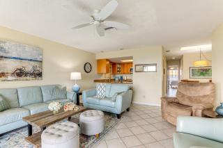 Gulf Views and Pool Access Bradenton Beach Condo! - Bradenton Beach - 4