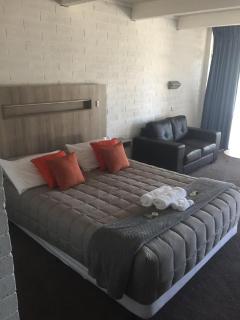 Thomas Lodge Motel - Tocumwal - 5