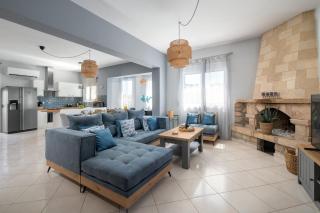 Villa Bella with Private Pool and Hot Tub - Lardos - 2