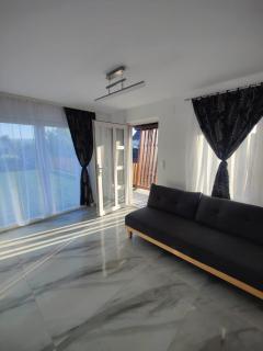 Luxus Cluj Airport Apartments - Cluj-Napoca - 4