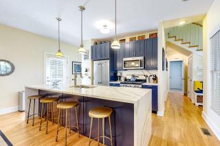 The Lighthouse in Lakeshore Cottages - 3