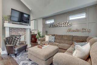 New Spacious Home 2 Miles From Downtown - Nashville - 8