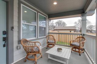 New Spacious Home 2 Miles From Downtown - 7