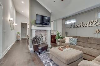 New Spacious Home 2 Miles From Downtown - Nashville - 6