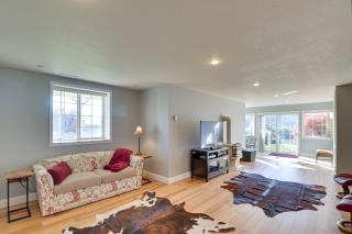 Stunning Lakeside House with Deck and Water Views - Lakeside - 3