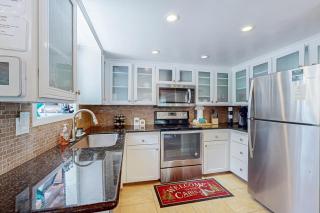 Montgomery Estates Retreat - 2