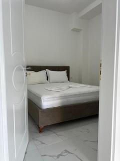 EBIS HOTEL - Shëngjin - 4