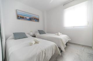 WintowinRentals Terrace, Pool, Parking in Cala del Moral - 6