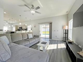 Paradise Point home - Davenport - 7