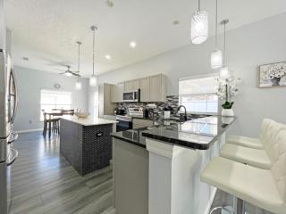 Paradise Point home - Davenport - 4