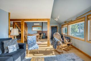 Bay and Horizon Views! Crabbing and Fishing Close By! Hilltop Heights - 9