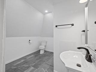 Shadyside, Central 3B Modern and Stylish Private Bedroom With Shared Bathroom and Free Parking - Pittsburgh - 5