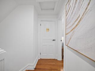 Shadyside, Central 3B Modern and Stylish Private Bedroom With Shared Bathroom and Free Parking - Pittsburgh - 3