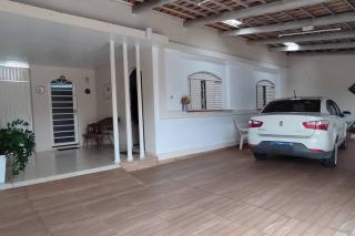 Casa da vovó, 3 quartos, jardim e 2 vagas de garagem - Goiânia - 7