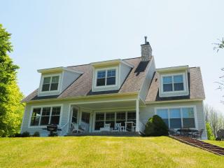 Sandhill House - Spectacular Lake Home With Toys! - Beulah - 3