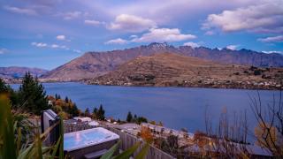 Tahuna Vista-Fire Place-Hot Tub -Free Parking -BBQ - Queenstown - 1