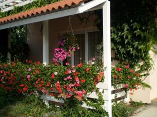 Apartments Tanya - Banjol - 8
