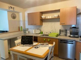 Charming Studio in Charleroi City Center, 75 m² with Terrace - 7