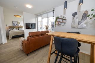 LL Properties - H81 Charming Deluxe Apartment - 1