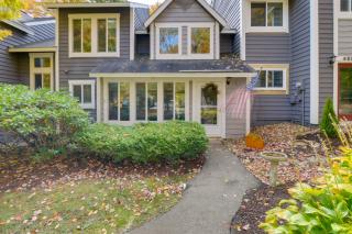 Charming Hidden Valley Resort Home Walk to Slopes - 8