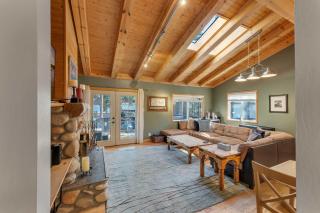 3BR with Hot Tub 1 Mile to Diamond Peak - Incline Village - 1