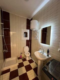 Spacious 2-Bedroom Apartment - Families Only - 2