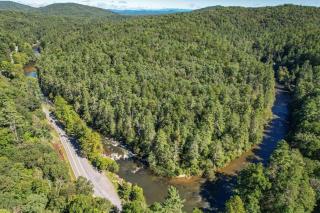 Treehouse Cabin with Mountain, River Views and Arcades - 6